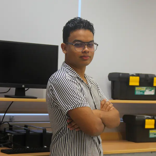 https://cdn.mtocommunity.com/staff-julian-acosta.webp